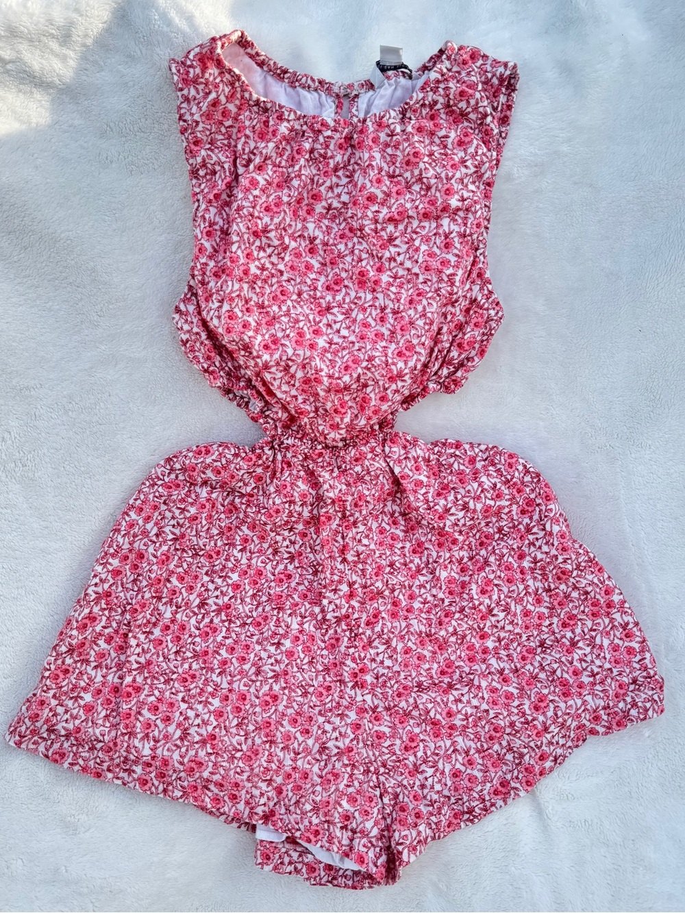 CORAL FLORAL AMERICAN EAGLE ROMPER WITH KEYHOLE CUT OUTS / SIZE SMALL